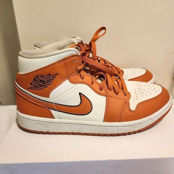 Nike Air Jordan 1 Mid SE "Sport Spice" DV 1302-100 Womens Sz.10.5 2023 - Picture 4 of 10